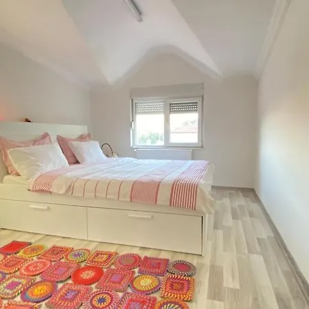 Peribacasi Manzarali Modern Apartament *